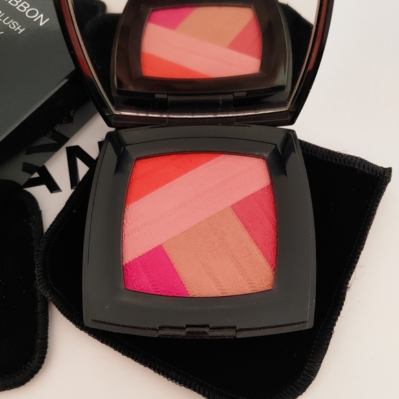CHANEL Blush COLLECTORS - Picture 2 of 3